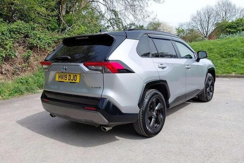 Used Toyota RAV4 Hybrid 218 HP (160 kW) 2019 Silver SUV