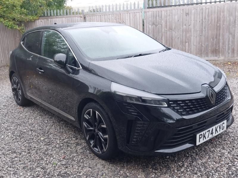 Used Renault Clio V Techno 90 HP (66 kW) 2024 Black Hatchback