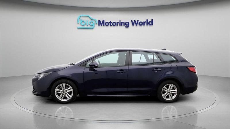 Used Toyota Corolla 122 HP (89 kW) 2022 Blue Estate
