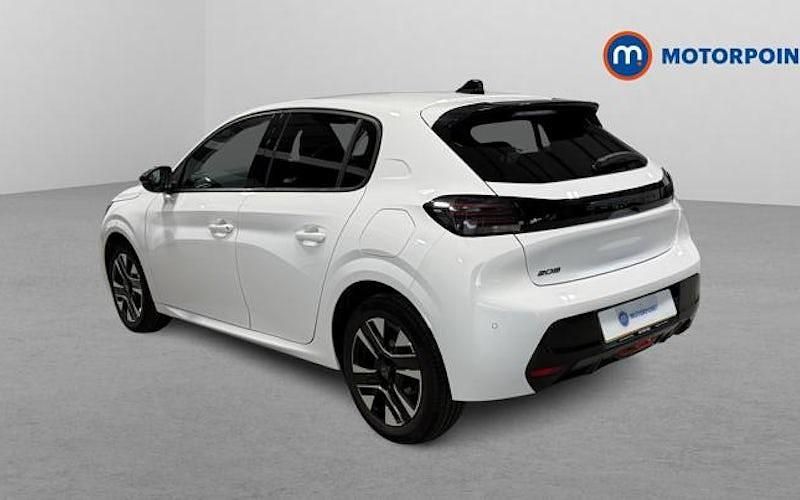 Used Peugeot 208 Allure 101 HP (74 kW) 2025 White Hatchback