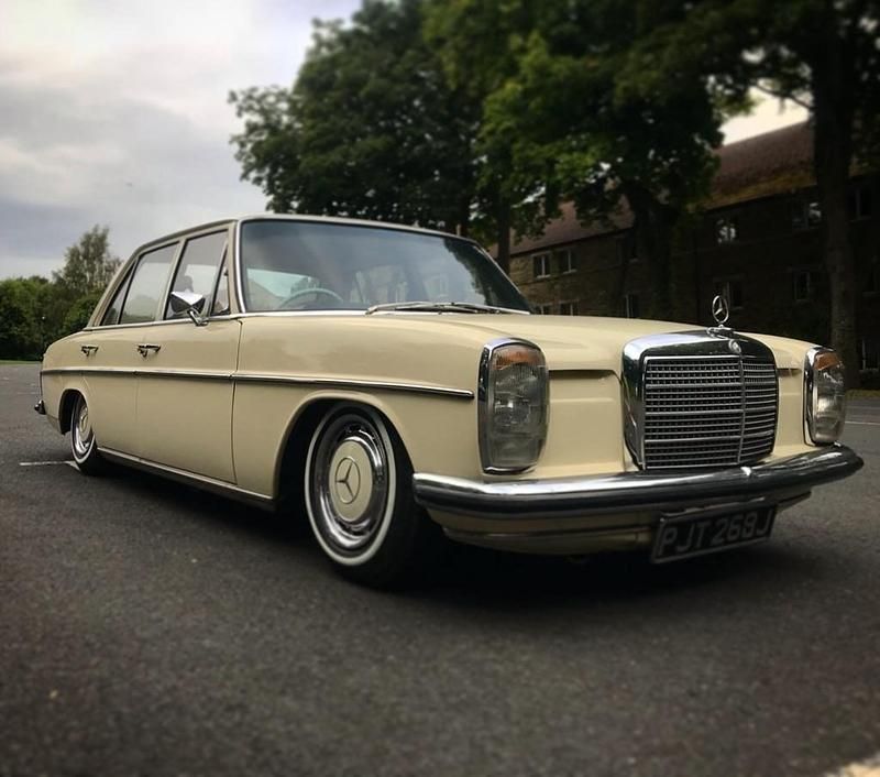 Used Mercedes 220 1973 White Sedan