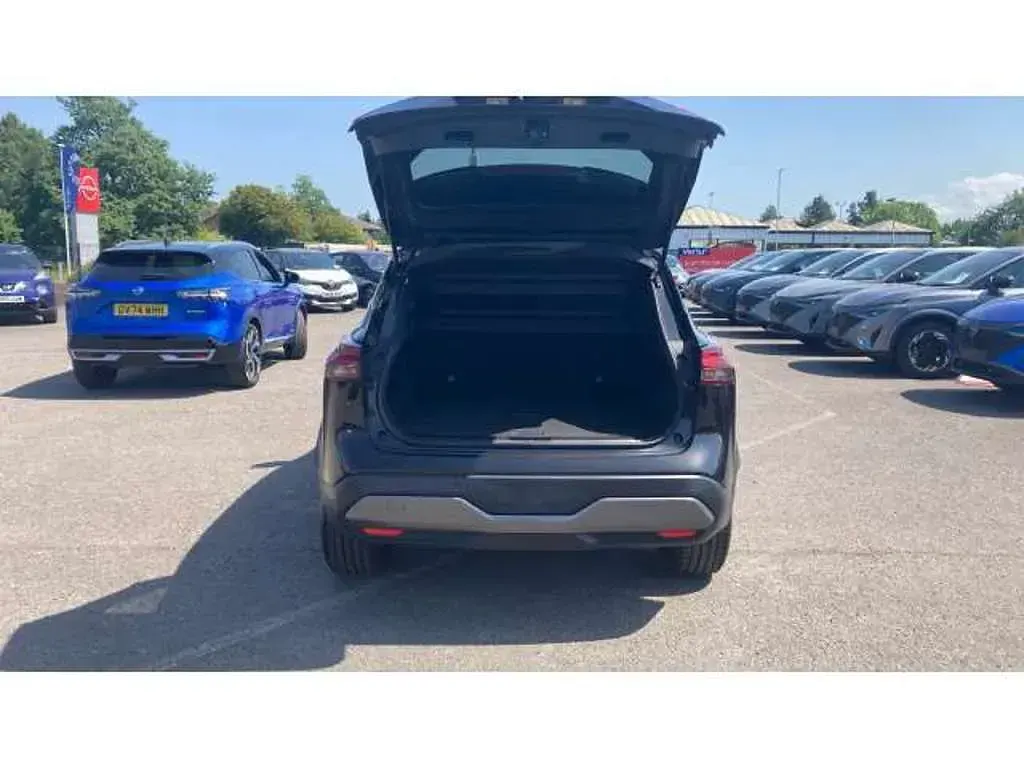 Used Nissan Qashqai N-Connecta 138 HP (101 kW) 2022 Black SUV