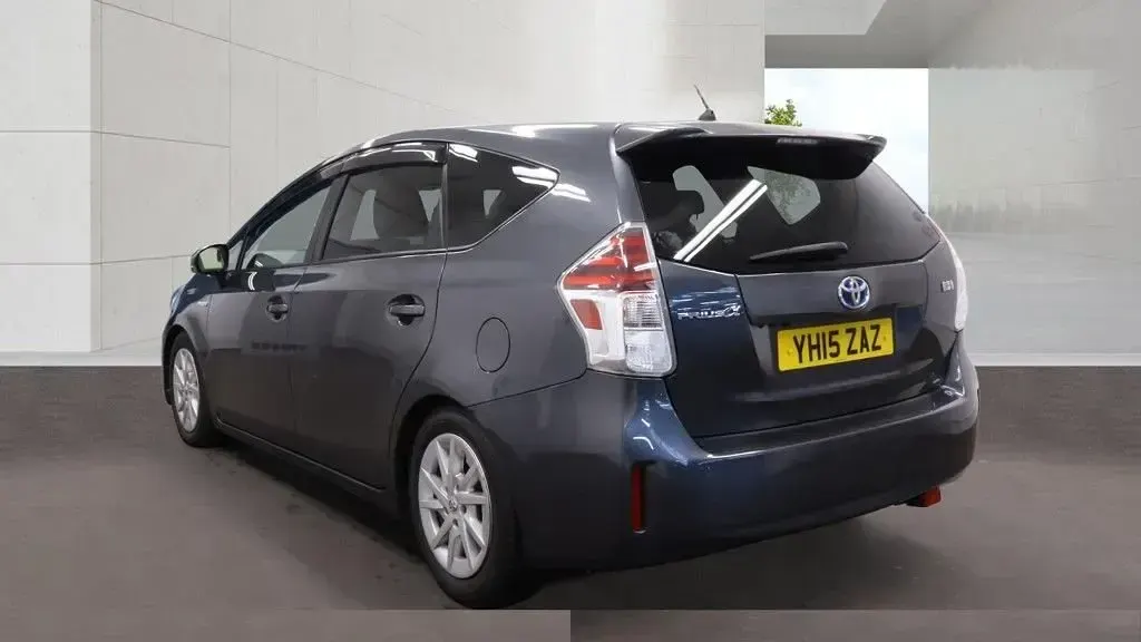 Used Toyota Prius 140 HP (102 kW) 2025 Grey Hatchback