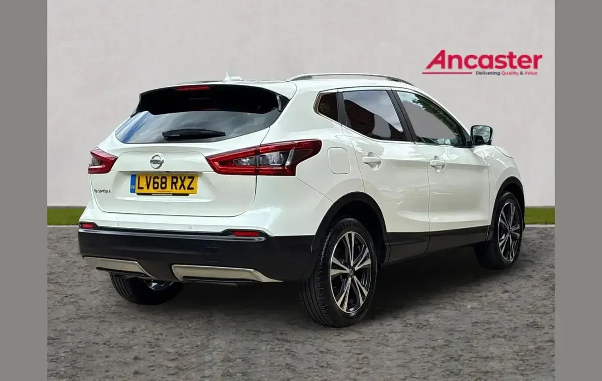 Used Nissan Qashqai N-Connecta 160 HP (117 kW) 2018 White SUV