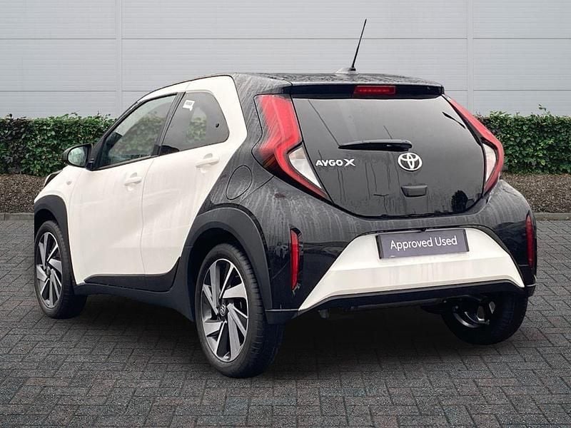 New Toyota Aygo X 72 HP (52 kW) 2025 White SUV