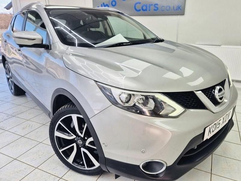 Used Nissan Qashqai Tekna 130 HP (95 kW) 2015 Silver SUV