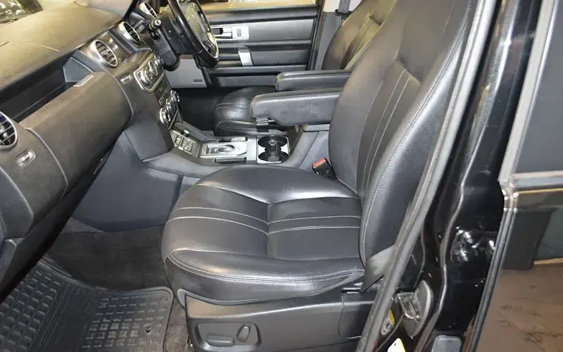 Used Land Rover Discovery SE 256 HP (188 kW) 2015 Black SUV