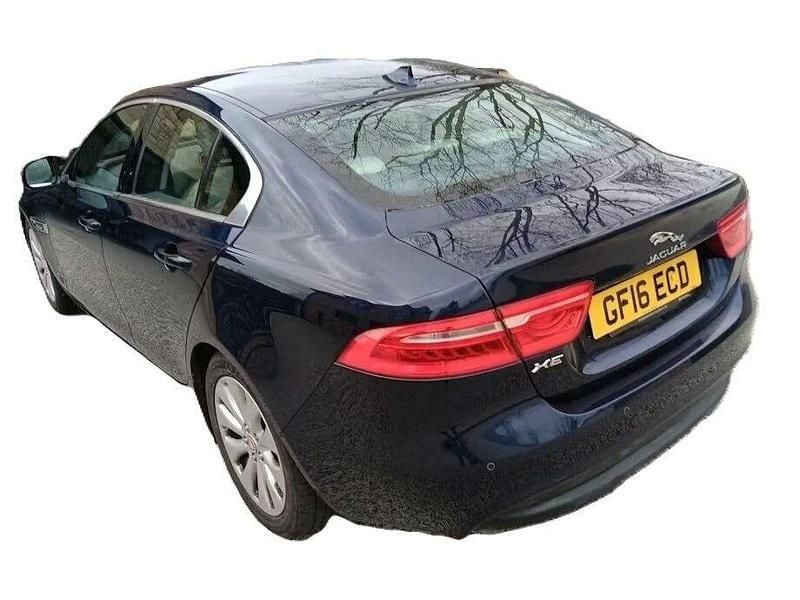 Used Jaguar XE Portfolio 163 HP (119 kW) 2016 Blue Sedan