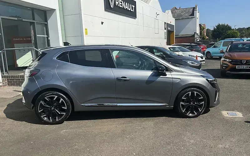 Used Renault Clio Techno 90 HP (66 kW) 2025 Grey Hatchback
