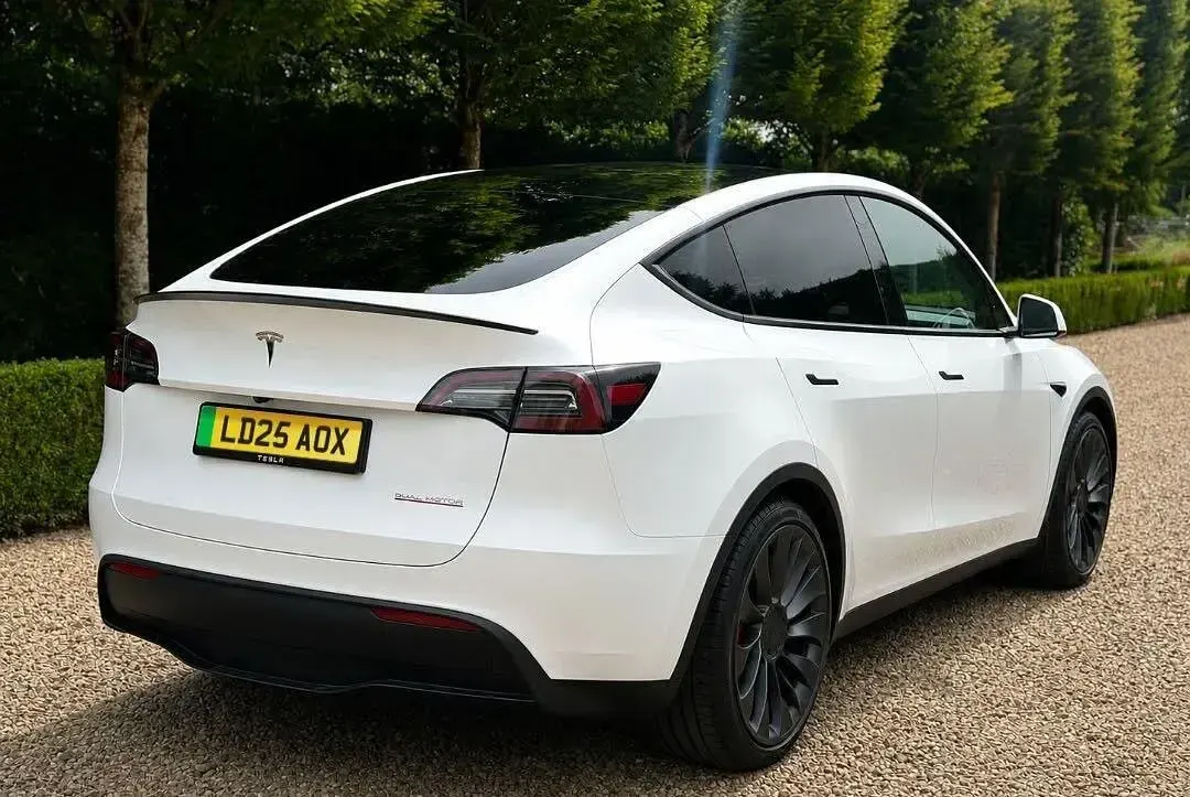 Used Tesla Model Y Performance 286 kW (389 HP) 2025 White SUV