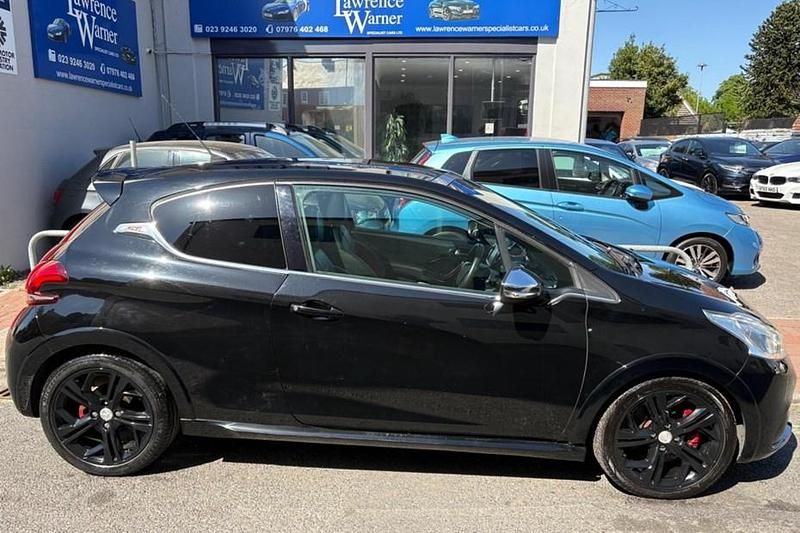 Black Used 2015 Peugeot 208 Prestige Hatchback | £6,475 (Fair price) - Image 1/1