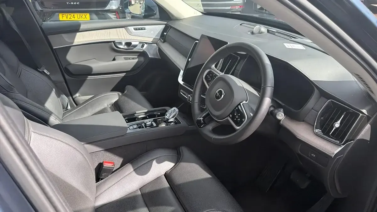 Used Volvo XC90 Ultra 455 HP (334 kW) 2025 Blue SUV