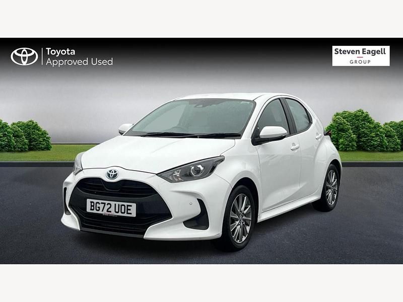 Used Toyota Yaris Hybrid 2023 White Hatchback
