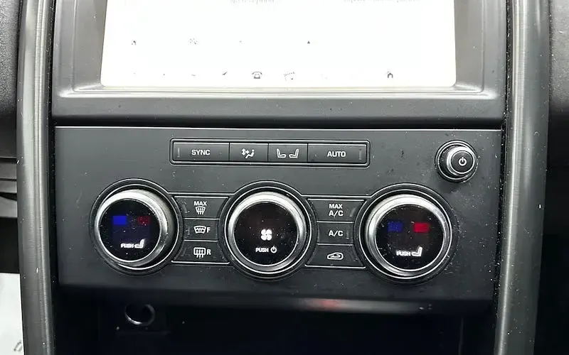 Used Land Rover Discovery Landmark 306 HP (225 kW) 2019 Blue SUV