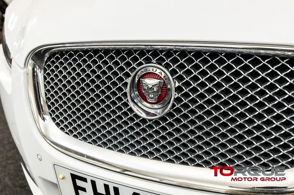 Used Jaguar XF Premium Luxury 240 HP (176 kW) 2014 White Sedan