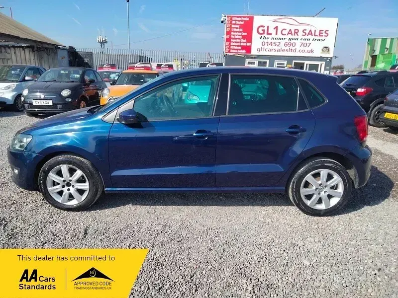 Used VW Polo Edition 60 HP (44 kW) 2014 Blue Hatchback