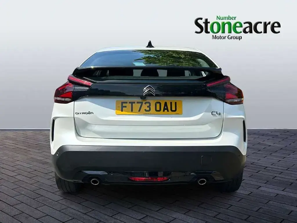 Used Citroën C4 PureTech 128 HP (94 kW) 2023 White SUV