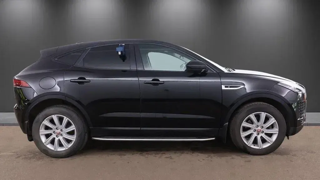 Begagnad Jaguar E-Pace S 180 HK (132 kW) 2020 Svart SUV