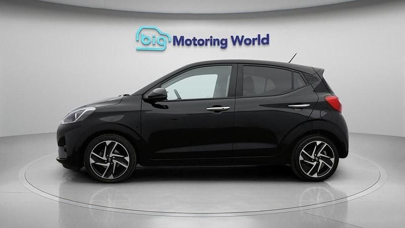 Used Hyundai i10 Premium 67 HP (49 kW) 2023 Black Hatchback