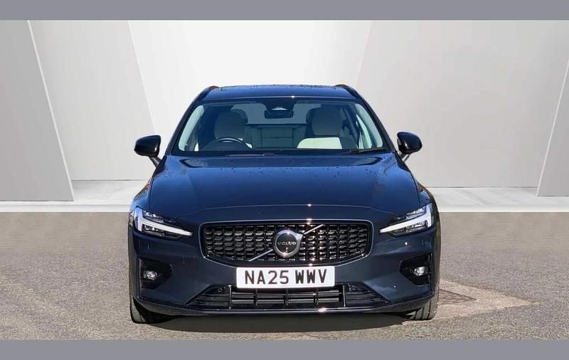 Used Volvo V60 Ultra 194 HP (142 kW) 2025 Blue Estate