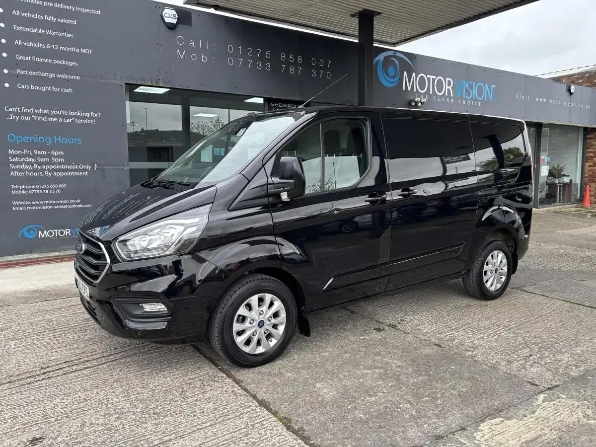 Used Ford Transit Custom Limited 130 HP (95 kW) 2022 Black Van