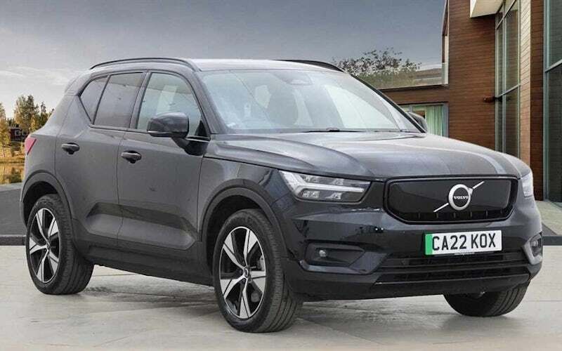 Used 2023 Volvo XC40 Plus SUV | £27,791 (Fair price) - Image 1/4