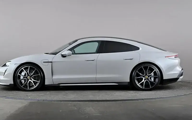 Usado Porsche Taycan 500 kW (680 CV) 2023 Gris Berlina