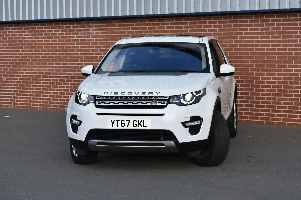 Used Land Rover Discovery Sport HSE 177 HP (130 kW) 2017 White SUV