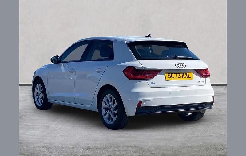 Used Audi A1 Sport 94 HP (69 kW) 2024 White SUV