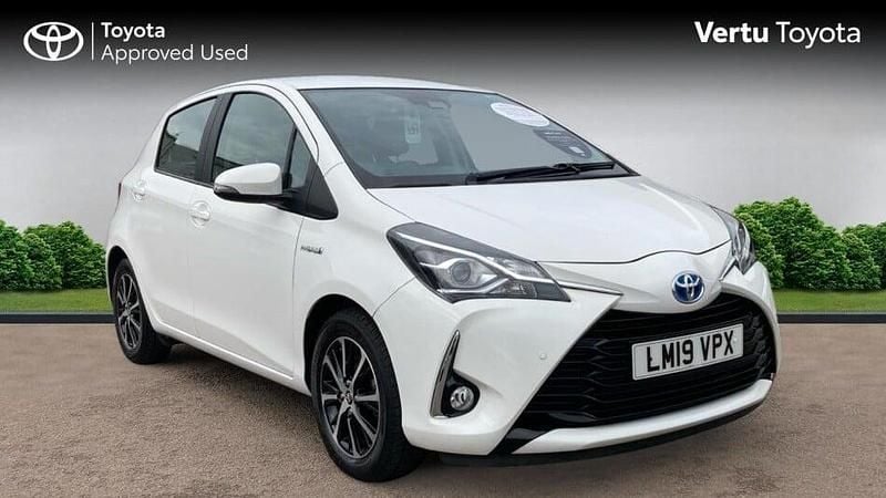 White Used 2019 Toyota Yaris Hybrid Hatchback | £14,736 (Good price) - Image 1/3
