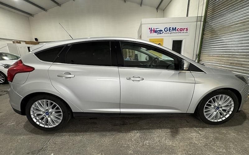 Used Ford Focus Zetec 116 HP (85 kW) 2013 Silver Hatchback