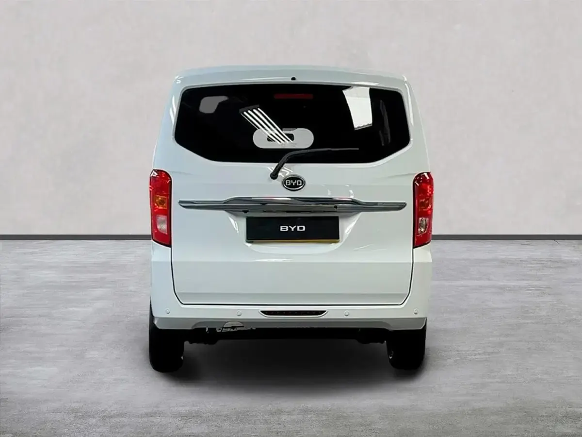 Used BYD ETP3 100 kW (136 HP) 2024 White Van