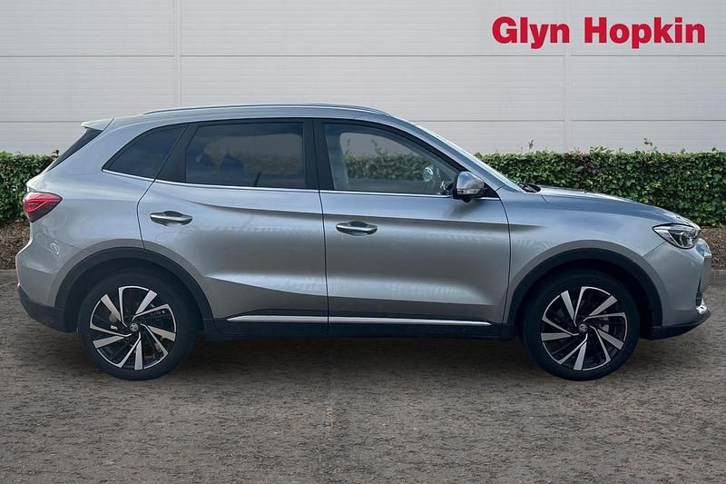 Used MG ZS Trophy 2025 Silver Hatchback