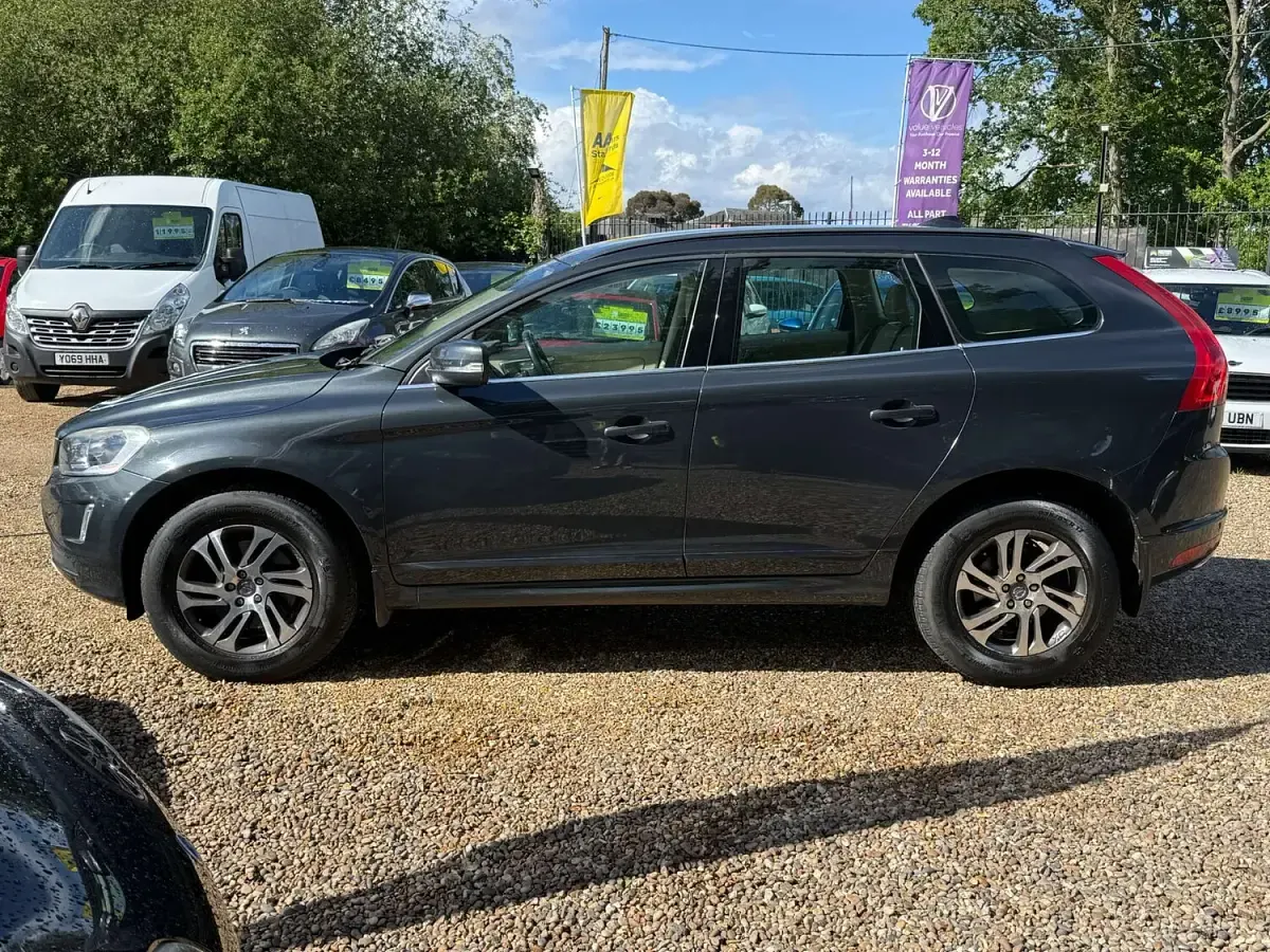 Usado Volvo XC60 SE 181 CV (133 kW) 2014 Gris SUV