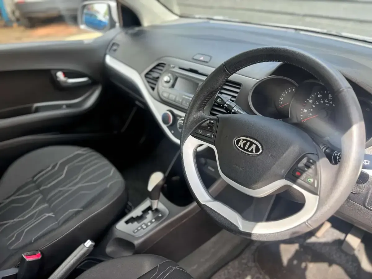Used Kia Picanto 84 HP (61 kW) 2012 Silver Hatchback