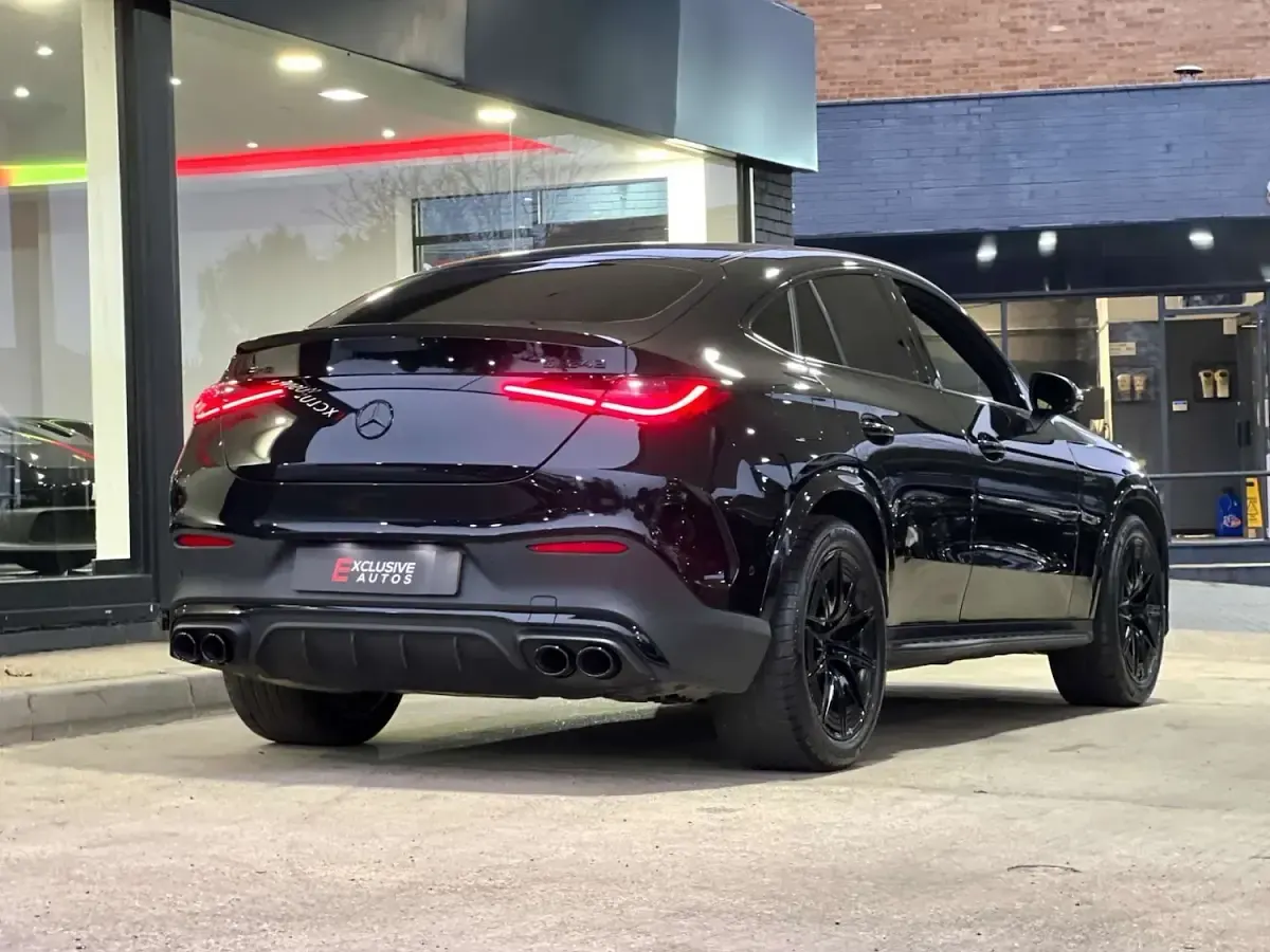 Usado Mercedes GLC43 AMG Premium 421 HP (309 kW) 2024 Preto Coupé