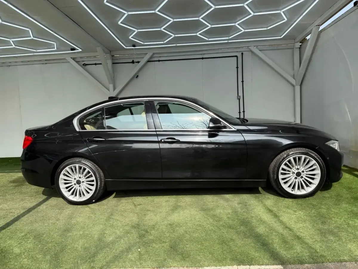 Begagnad BMW 328 Luxury Line 2012 Svart Sedan