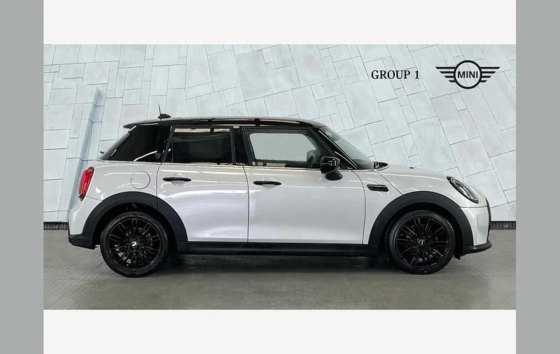 Used Mini Cooper Exclusive 134 HP (98 kW) 2022 Silver Hatchback