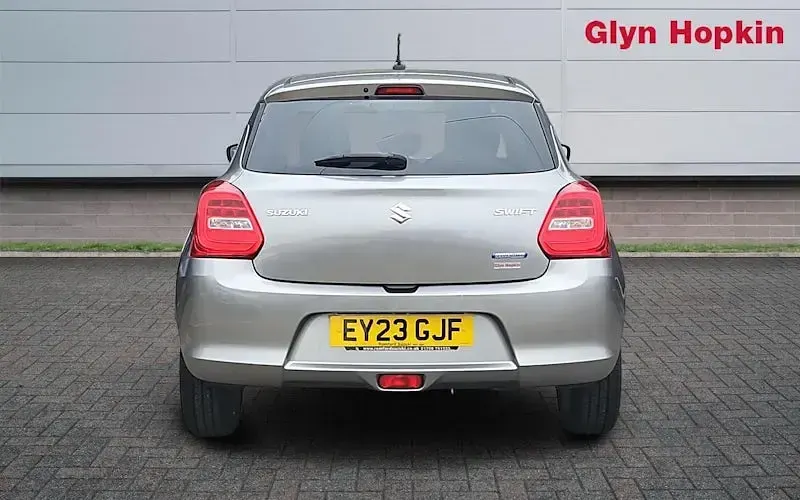 Usado Suzuki Swift SZ-L 83 HP (61 kW) 2023 Prateado Citadino