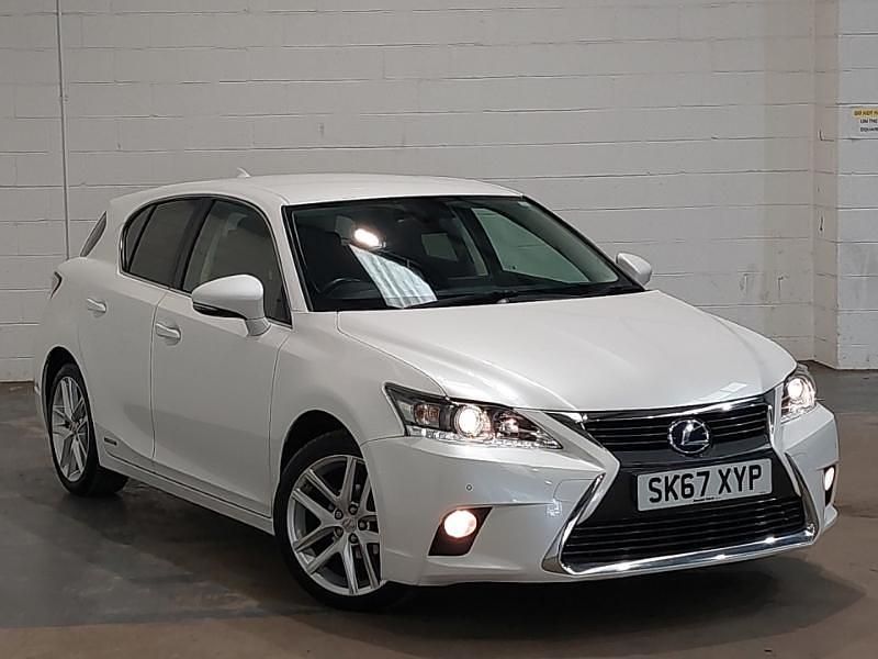 White Used 2017 Lexus CT200h Hatchback | £14,998 (A bit pricey) - Image 1/4