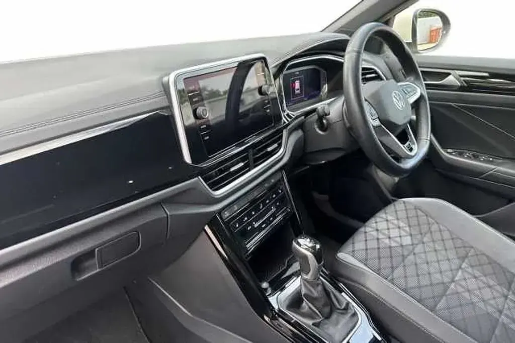 Used VW T-Roc 150 HP (110 kW) 2024 SUV