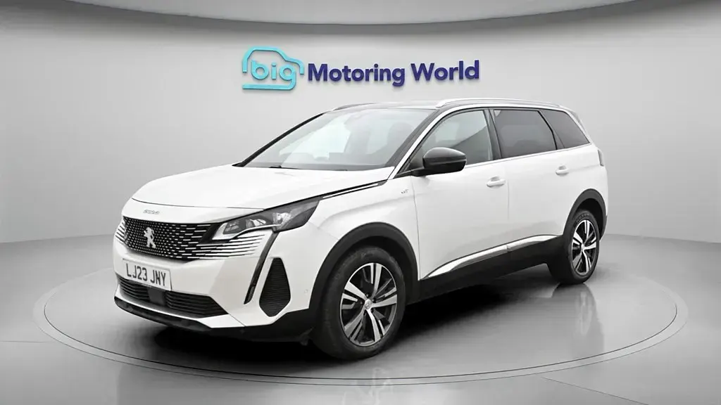Second-hand Peugeot 5008 GT 130 CP (95 kW) 2023 Alb SUV