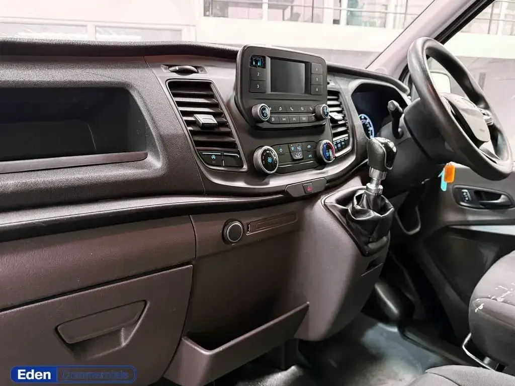 Usado Ford Transit 130 CV (95 kW) 2021 Blanco Van