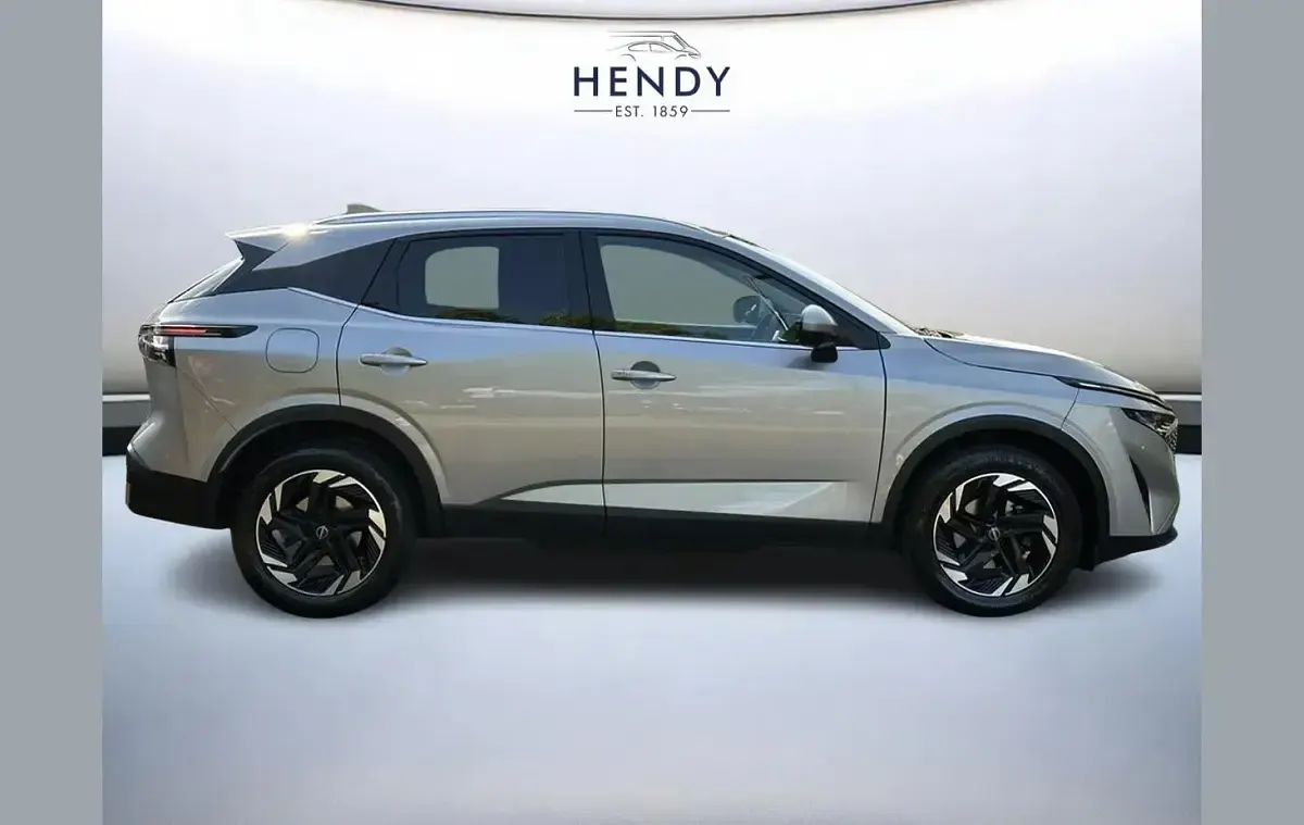 Used Nissan Qashqai N-Connecta 138 HP (101 kW) 2025 Silver SUV