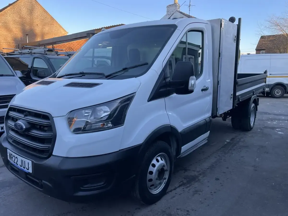 Second-hand Ford Transit 130 CP (95 kW) 2022 Alb Cabrio
