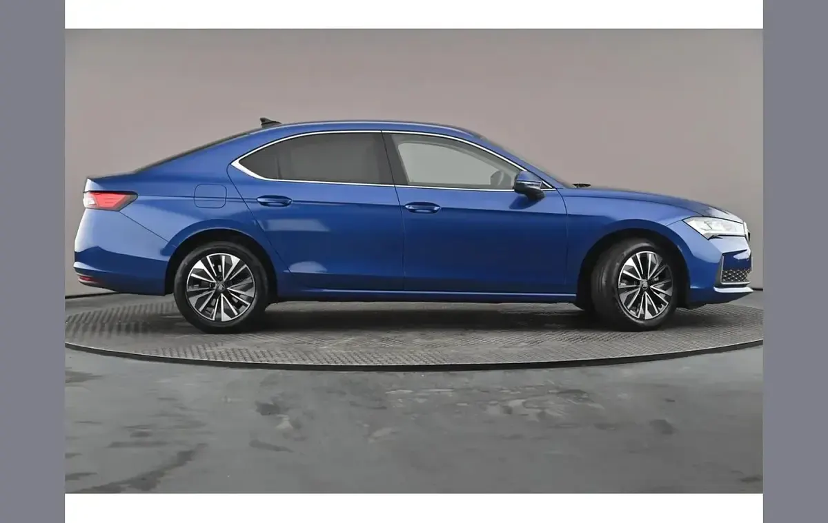 Used Skoda Superb SE Technology 150 HP (110 kW) 2025 Blue Hatchback