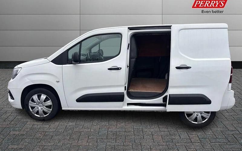 Used Vauxhall Combo Sportive 101 HP (74 kW) 2021 Van