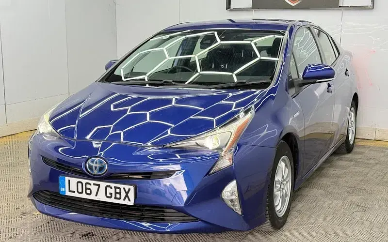 Used Toyota Prius Business Edition 122 HP (89 kW) 2018 Blue Hatchback