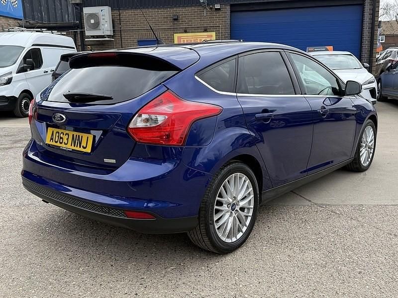Used Ford Focus Zetec 2013 Blue Hatchback