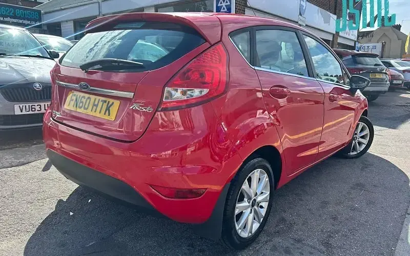 Used Ford Fiesta Zetec 82 HP (60 kW) 2010 Red Hatchback